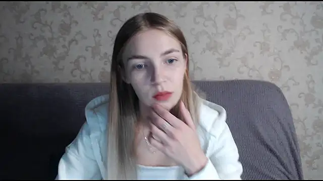 Snapshot of HitGyrl chatting on November 9, 2025, 1:09 am HitGyrl online show from November 9, 2025, 1:09 am