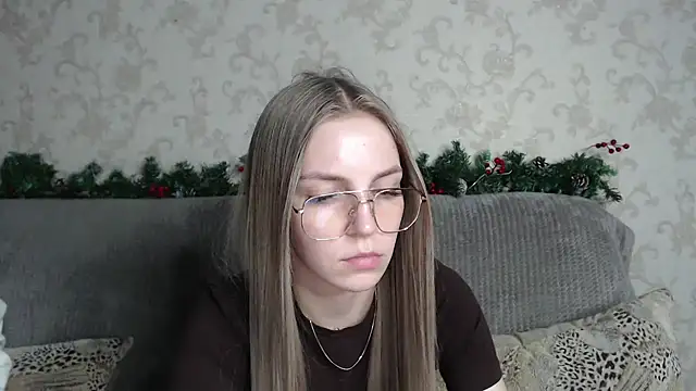 HitGyrl online show from February 11, 2026, 8:09 pm