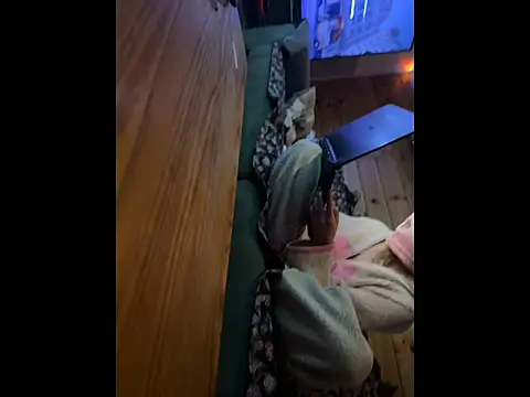 Snapshot of Sweet_Honey_X_ chatting on December 2, 2025, 11:50 pm Sweet Honey X online show from December 2, 2025, 11:50 pm