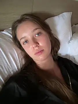 ElliRose online show from October 24, 2025, 2:43 am