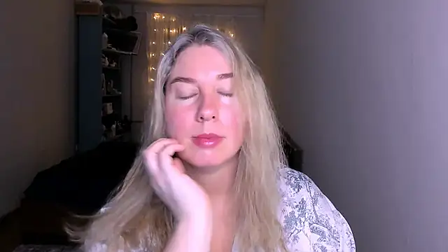 NancySanders online show from April 18, 2026, 8:31 pm