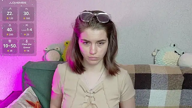 ElzaBlis online show from April 19, 2026, 4:08 pm