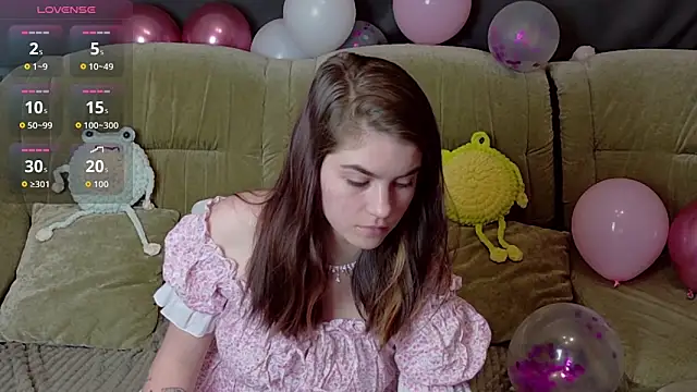 ElzaBlis online show from February 13, 2026, 3:01 pm