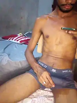 mayevviaqui online show from February 15, 2026, 10:41 pm