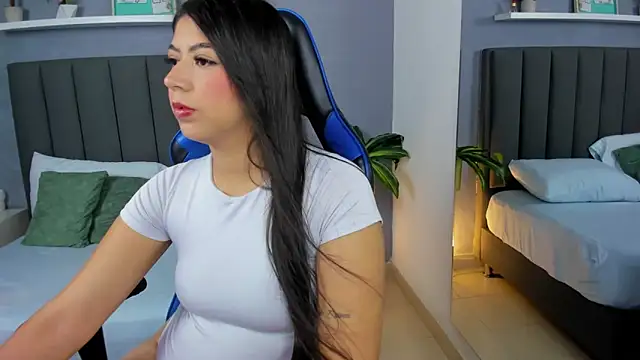 Snapshot of anagil_ chatting on November 5, 2025, 1:25 pm anagil online show from November 5, 2025, 1:25 pm