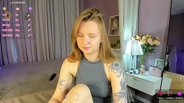 Snapshot of Rina_Panic chatting on June 8, 2026, 1:28 am Rina Panic online show from June 8, 2026, 1:28 am