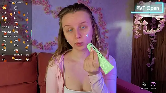 Snapshot of Rina_Panic chatting on November 27, 2025, 1:06 am Rina Panic online show from November 27, 2025, 1:06 am