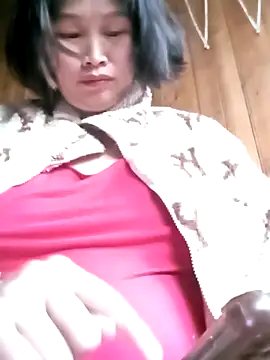 Snapshot of maple694 chatting on December 4, 2025, 1:15 am maple694 online show from December 4, 2025, 1:15 am