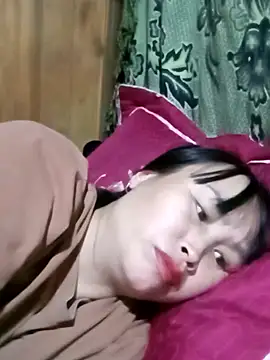 Snapshot of maple694 chatting on October 27, 2025, 1:12 pm maple694 online show from October 27, 2025, 1:12 pm