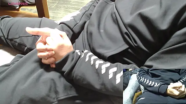 Snapshot of Yasu2000 chatting on November 22, 2025, 2:43 am Yasu2000 online show from November 22, 2025, 2:43 am