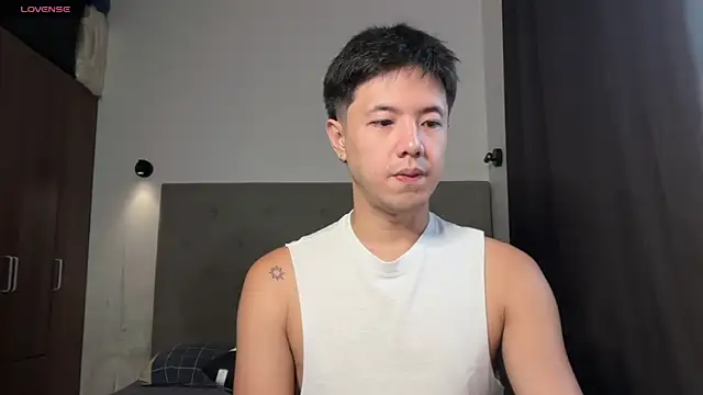 Snapshot of Addictiveboi chatting on June 24, 2026, 2:43 am Addictiveboi online show from June 24, 2026, 2:43 am