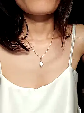 Hinna x online show from November 5, 2025, 9:12 am