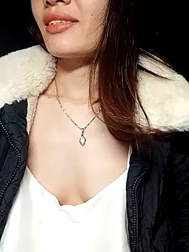 Hinna x online show from November 19, 2025, 2:39 pm