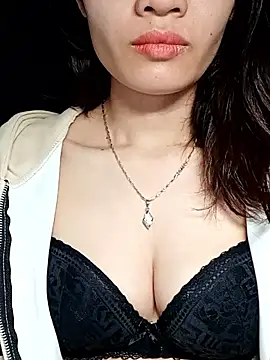 Hinna x online show from November 7, 2025, 7:51 pm