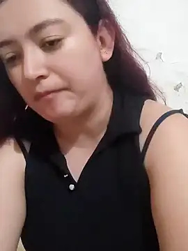 Snapshot of Anaa_Rose chatting on December 14, 2025, 1:28 pm Anaa Rose online show from December 14, 2025, 1:28 pm