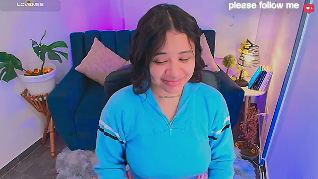 nicemiiaa7  online show from June 3, 2026, 12:50 pm