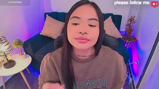 nicemiiaa7  online show from May 21, 2026, 1:58 am