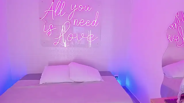 aleksandramiller  online show from November 18, 2025, 4:16 am