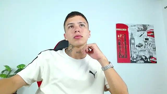 Cumandres18 online show from March 27, 2026, 2:40 pm