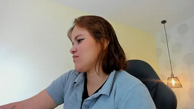 Snapshot of GIANAMILLER6 chatting on June 25, 2026, 12:21 pm GIANAMILLER6 online show from June 25, 2026, 12:21 pm