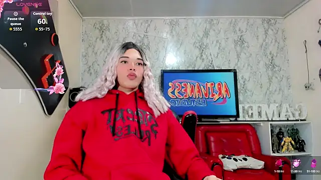 Madison Mujica online show from October 8, 2025, 11:23 am