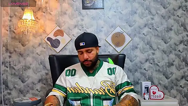 Snapshot of Apolo_rousse1 chatting on February 25, 2026, 10:20 pm Apolo rousse1 online show from February 25, 2026, 10:20 pm