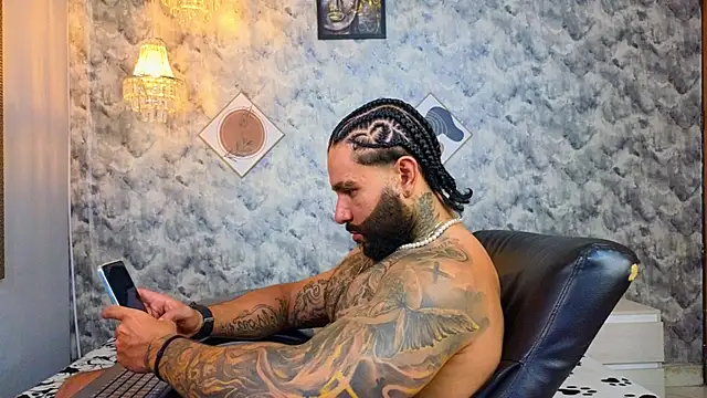 Snapshot of Apolo_rousse1 chatting on December 22, 2025, 10:21 pm Apolo rousse1 online show from December 22, 2025, 10:21 pm