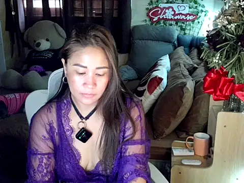 Shiawase1125 online show from March 11, 2026, 12:15 am