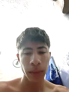 Snapshot of Rolito69 chatting on October 29, 2025, 6:18 pm Rolito69 online show from October 29, 2025, 6:18 pm