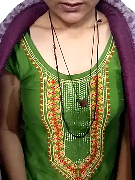 Snapshot of Vandana-Singh chatting on December 3, 2025, 5:08 am Vandana-Singh online show from December 3, 2025, 5:08 am