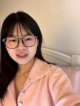 Ella-A9 online show from October 22, 2025, 2:16 pm