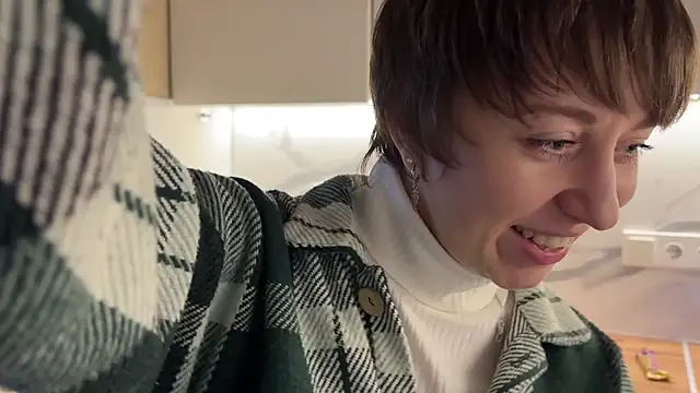 daniellia  online show from April 3, 2026, 2:23 pm