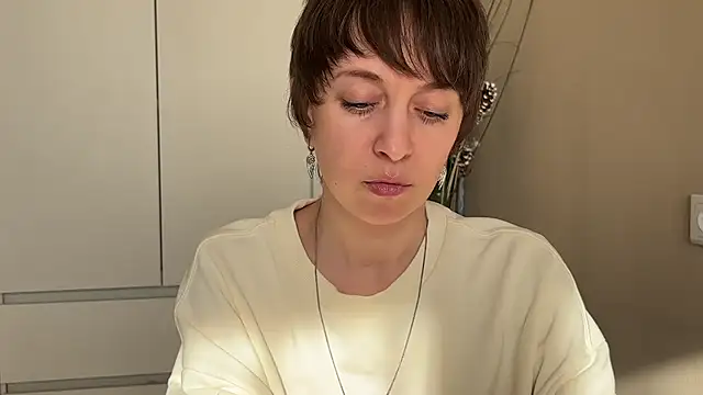 Snapshot of daniellia_ chatting on May 8, 2026, 2:21 pm daniellia online show from May 8, 2026, 2:21 pm