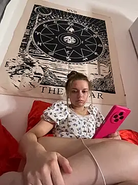 Snapshot of Bloom_Elv chatting on March 30, 2026, 12:45 am Bloom Elv online show from March 30, 2026, 12:45 am