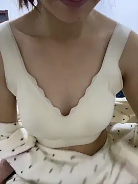 MengMeng0515 online show from December 15, 2025, 12:33 pm