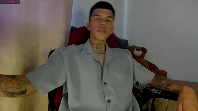 Snapshot of Savajelust chatting on November 25, 2025, 4:18 pm Savajelust online show from November 25, 2025, 4:18 pm