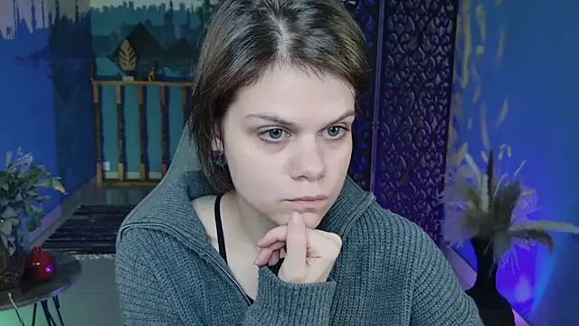 EllieMurler online show from October 5, 2025, 9:11 am