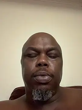 Snapshot of devon3421 chatting on February 21, 2026, 4:47 am devon3421 online show from February 21, 2026, 4:47 am