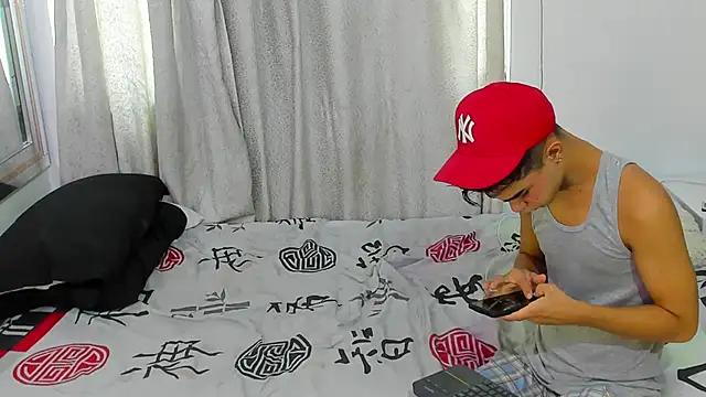 Violet Dream2 online show from November 16, 2025, 5:06 pm