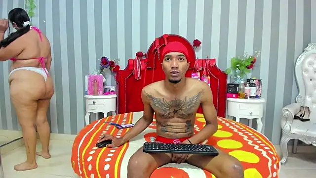Snapshot of CaroyAndy chatting on May 3, 2026, 12:42 pm CaroyAndy online show from May 3, 2026, 12:42 pm