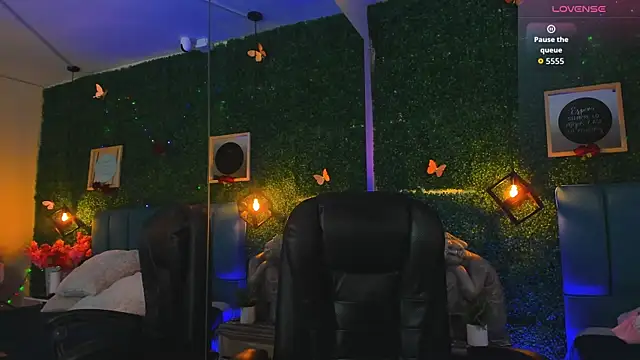 Linagh  online show from December 2, 2025, 11:34 am