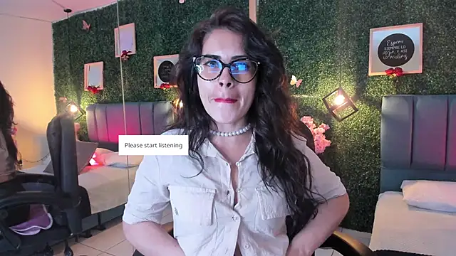 Linagh  online show from October 1, 2025, 1:04 pm