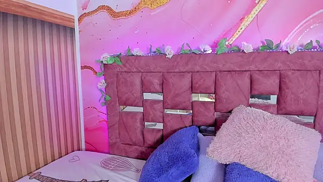 amy rose   online show from October 20, 2025, 2:57 am