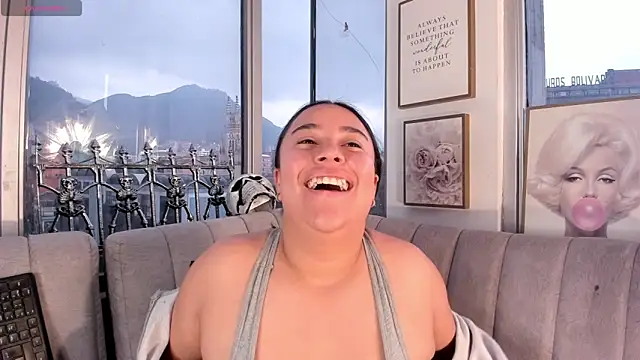 Snapshot of Zoey_thompson chatting on October 17, 2025, 7:26 pm Zoey thompson online show from October 17, 2025, 7:26 pm