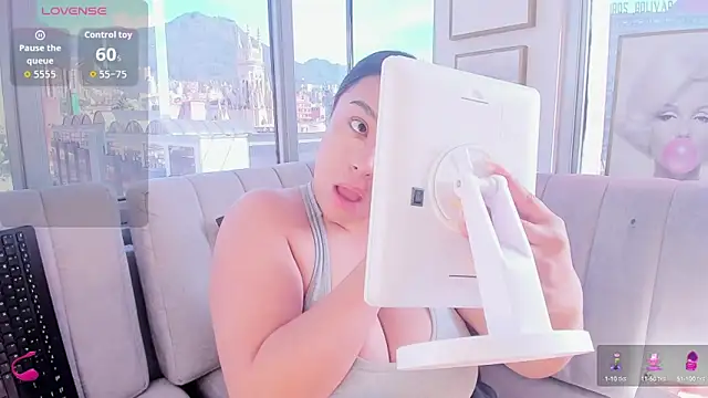 Snapshot of Zoey_thompson chatting on September 25, 2025, 7:20 pm Zoey thompson online show from September 25, 2025, 7:20 pm