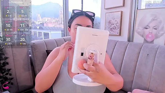 Snapshot of Zoey_thompson chatting on October 9, 2025, 7:25 pm Zoey thompson online show from October 9, 2025, 7:25 pm