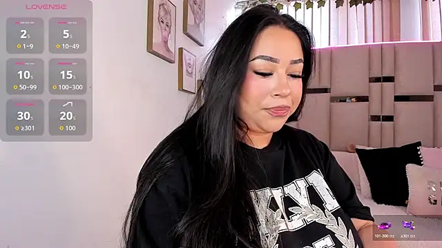 Snapshot of Zoey_thompson chatting on November 7, 2025, 8:24 pm Zoey thompson online show from November 7, 2025, 8:24 pm