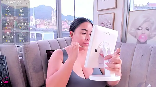 Snapshot of Zoey_thompson chatting on October 8, 2025, 7:36 pm Zoey thompson online show from October 8, 2025, 7:36 pm