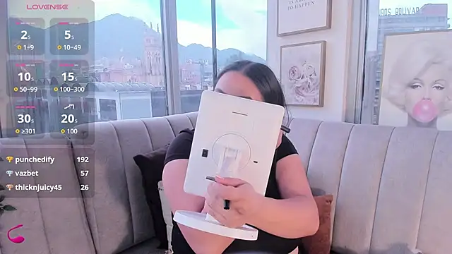 Snapshot of Zoey_thompson chatting on September 23, 2025, 7:32 pm Zoey thompson online show from September 23, 2025, 7:32 pm