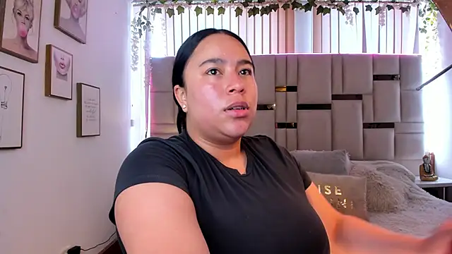 Zoey thompson online show from March 7, 2026, 2:33 pm